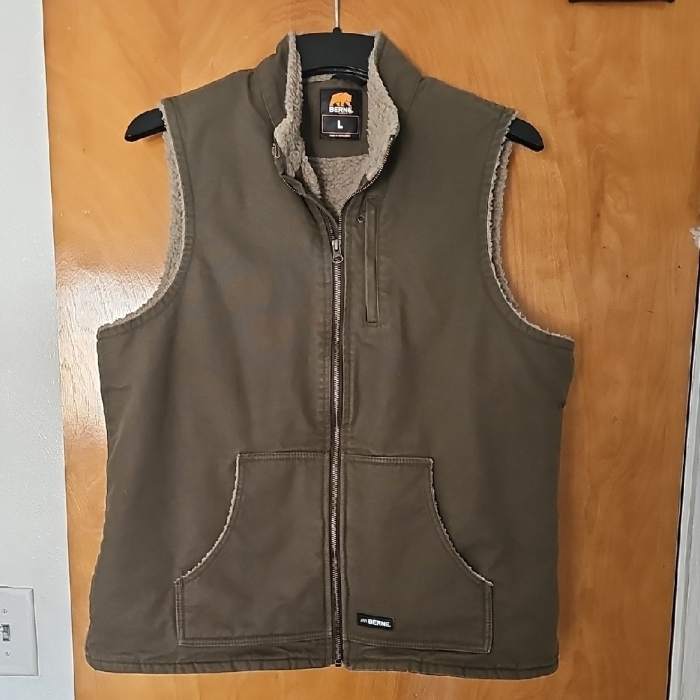 Green Zip-Up Vest with Stand-Up Collar